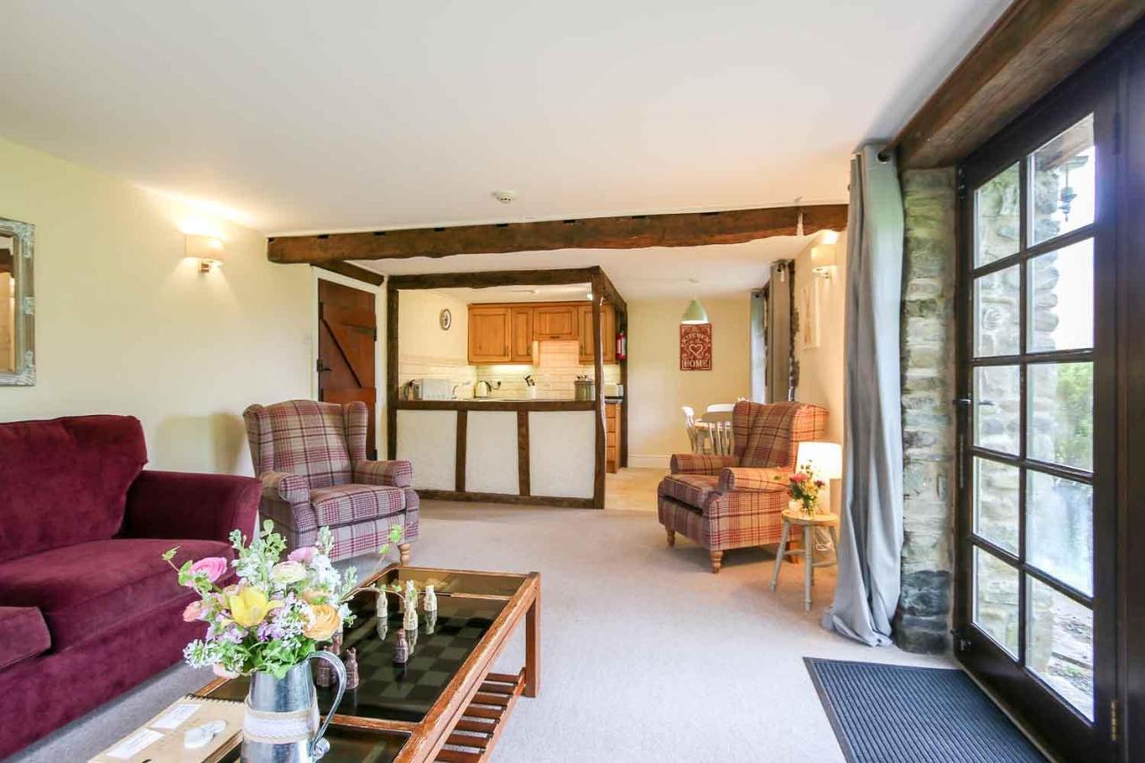 Lake Cottages At Cwm Chwefru Llanafan-fawr Eksteriør bilde